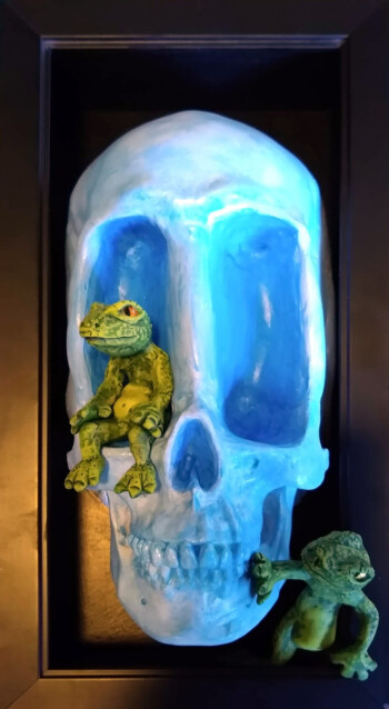 lizards and skull